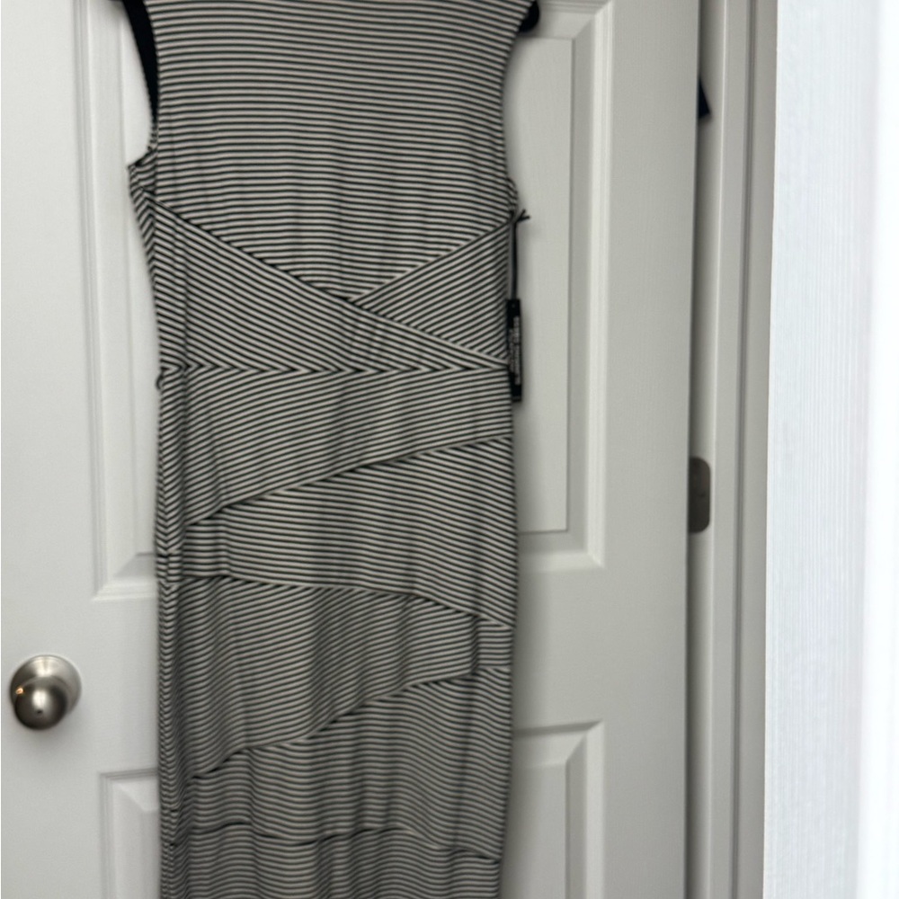 White House Black Market Gray and White Asymmetrical Tiered Dress